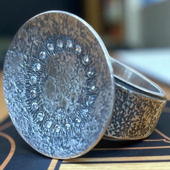 Retired Silpada Textured Oxidized Sterling CZ Disc Ring - Picture 5 of 8